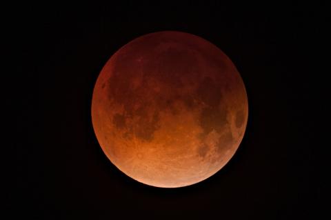 On Jan. 21, people will be able to see a 'Blood Moon' around 11:40 p.m. (credit: Derek Demeter)